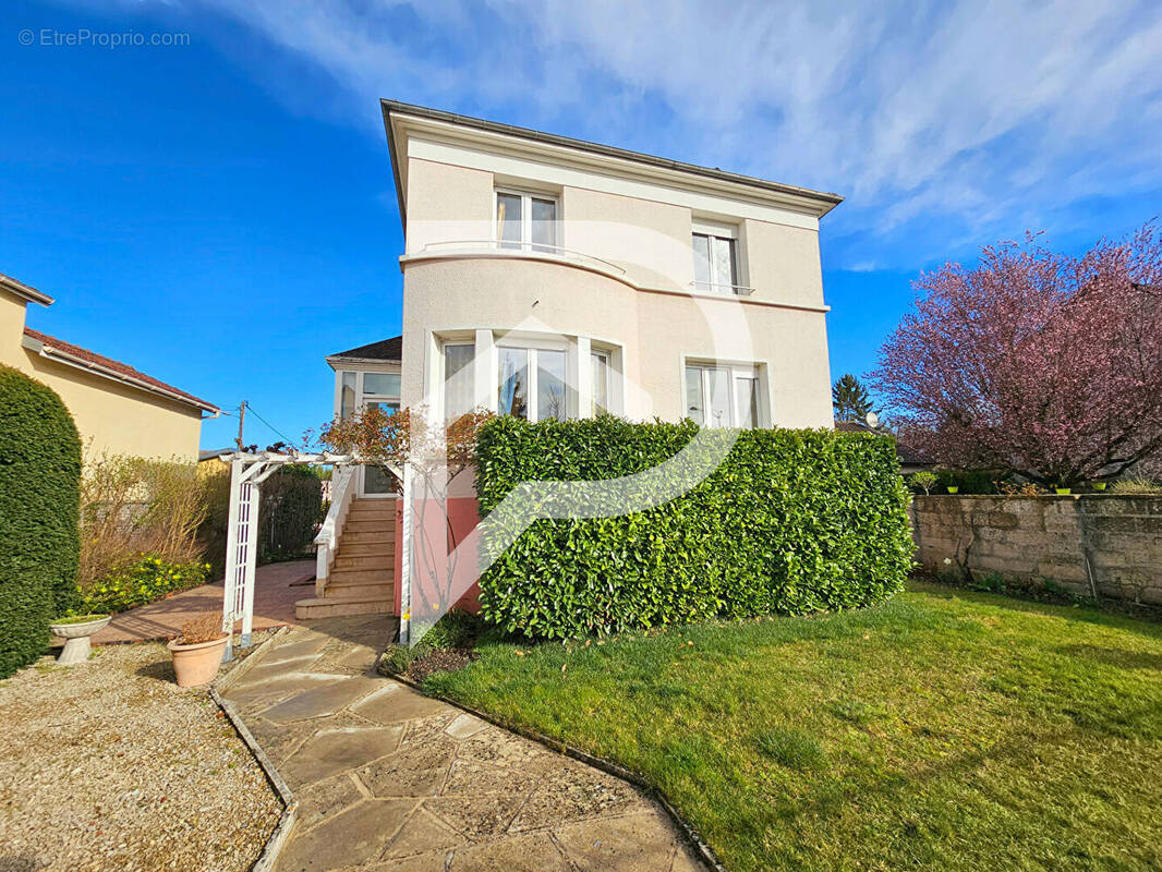 Maison à SAINT-ANDRE-LES-VERGERS