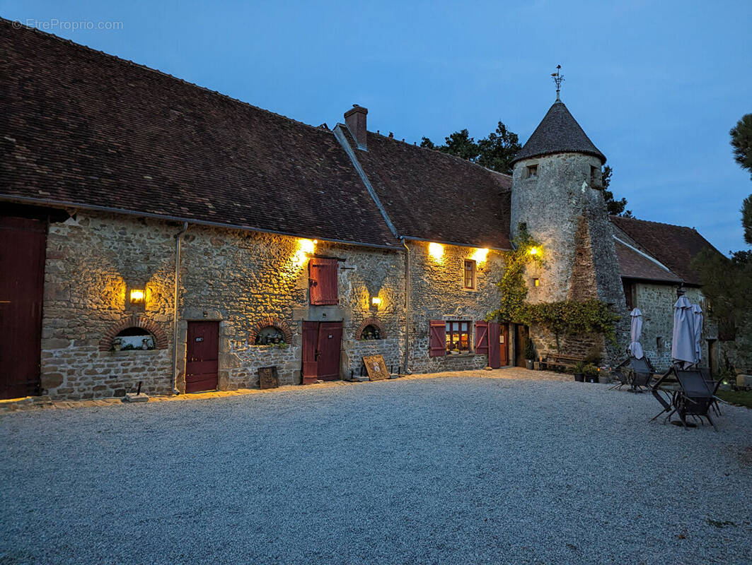 Maison à SAINT-SULPICE-LES-FEUILLES
