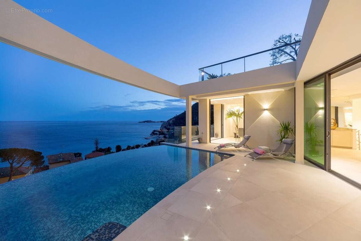 Maison à EZE