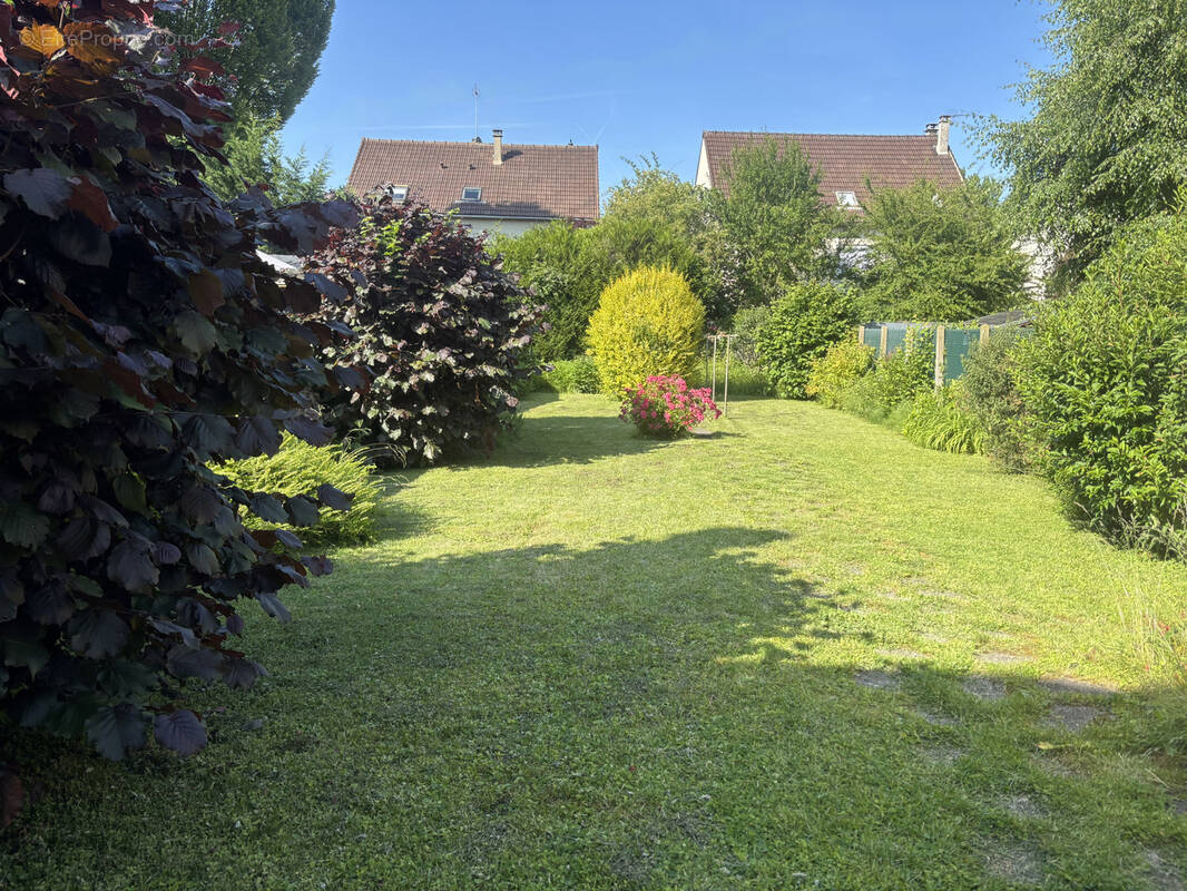 Maison à EZANVILLE