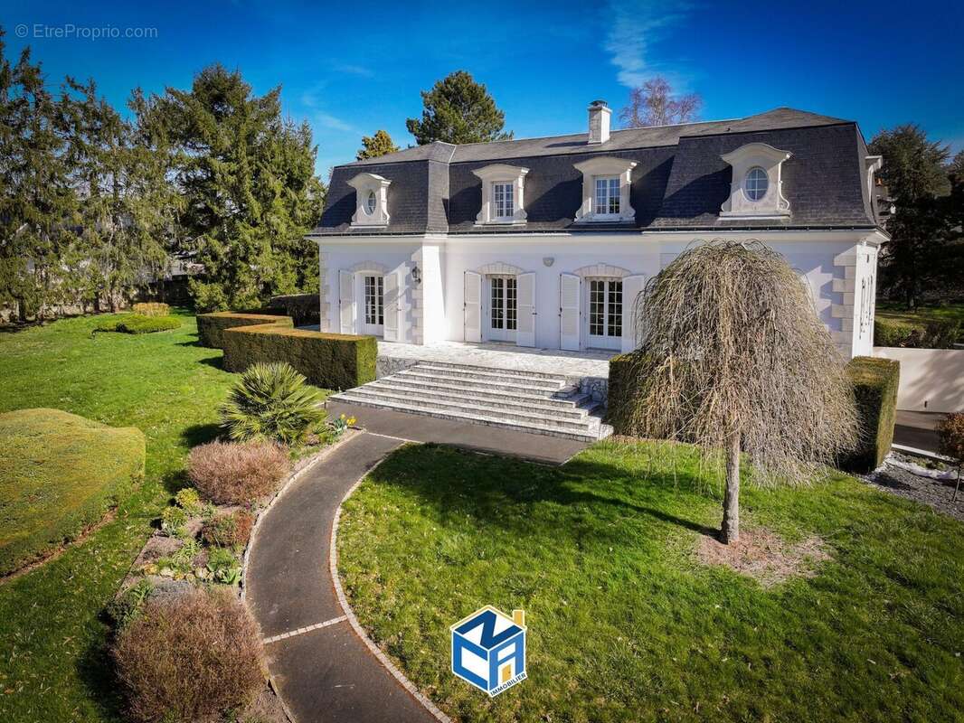 Maison à SAINTE-MAURE-DE-TOURAINE
