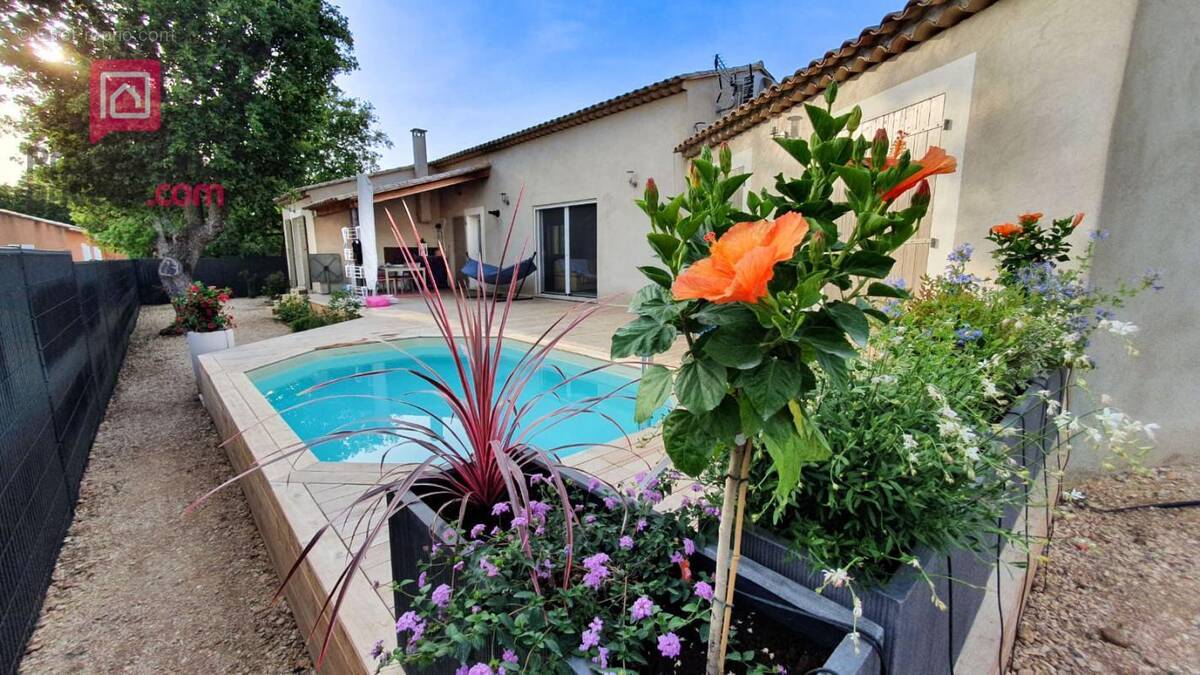 Maison à SAINT-SATURNIN-LES-APT