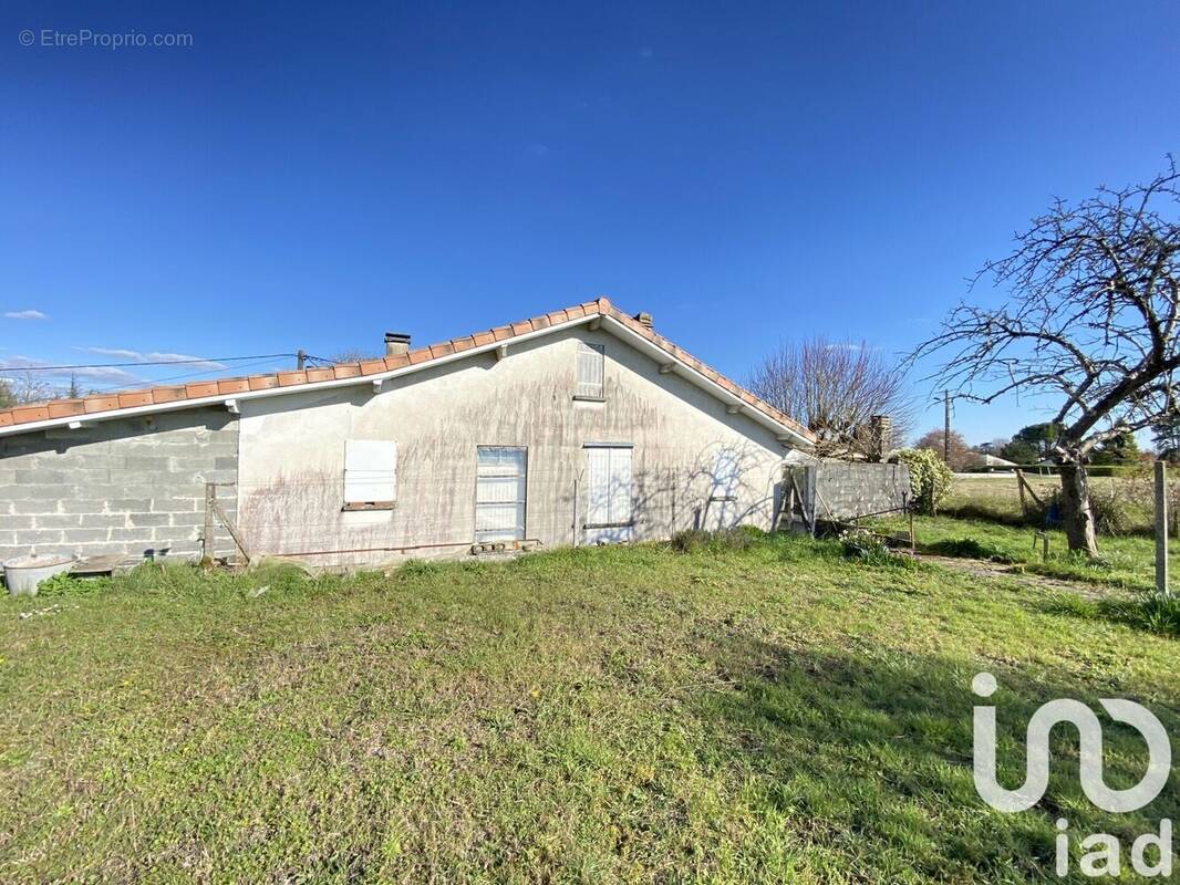 Photo 1 - Maison à BARBEZIEUX-SAINT-HILAIRE