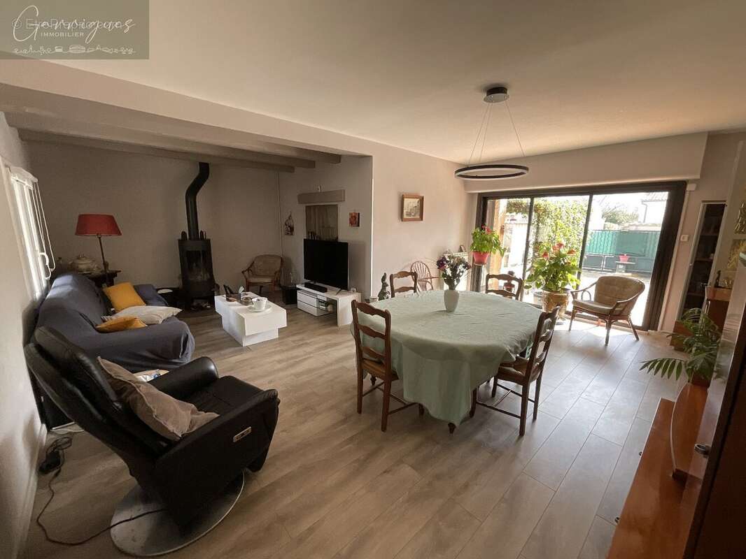 Maison à MILHAUD
