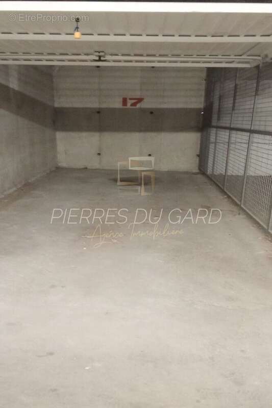 Parking à UZES