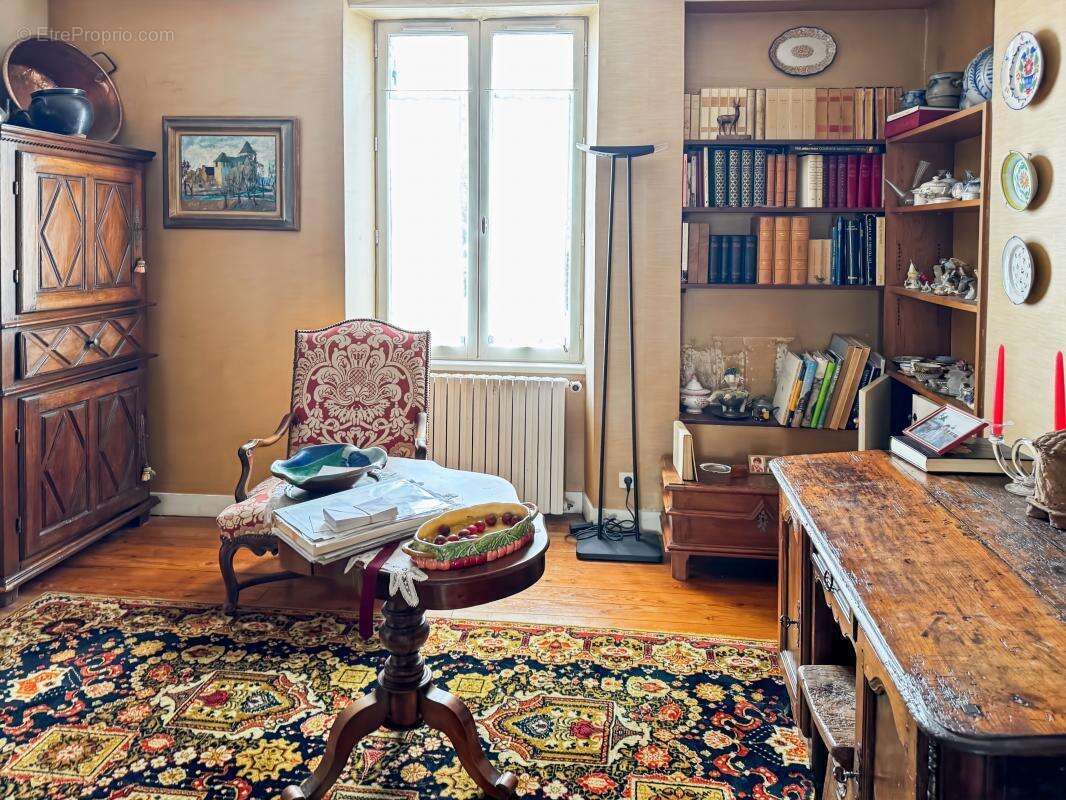 Maison à NEUVIC