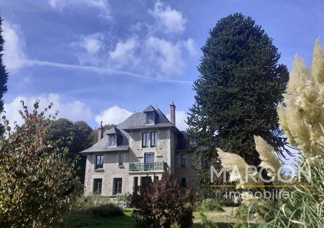 Maison à AUBUSSON