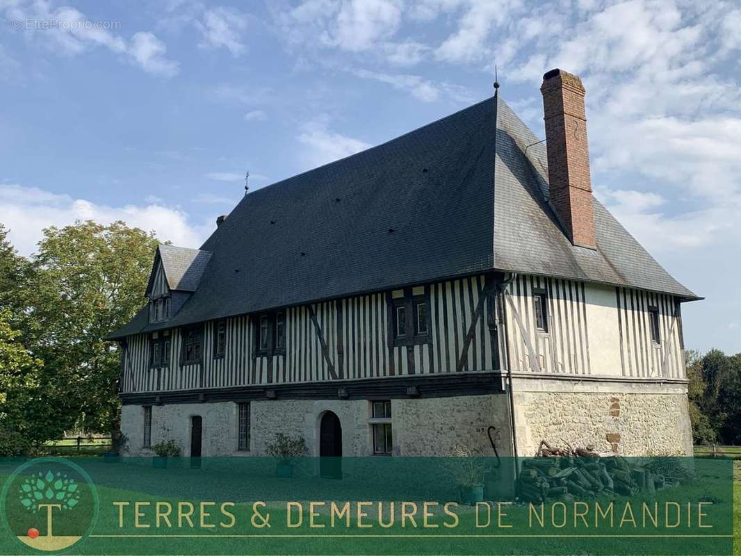 Maison à REUX