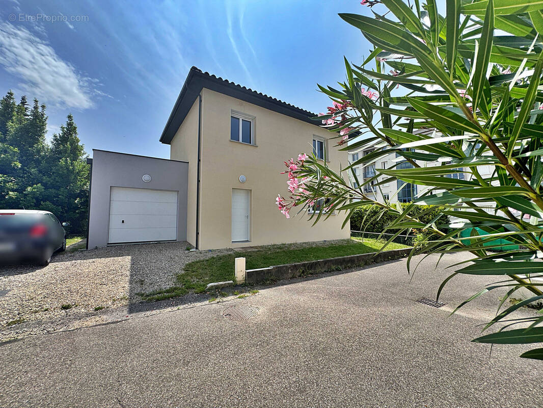 Maison à BOURGOIN-JALLIEU