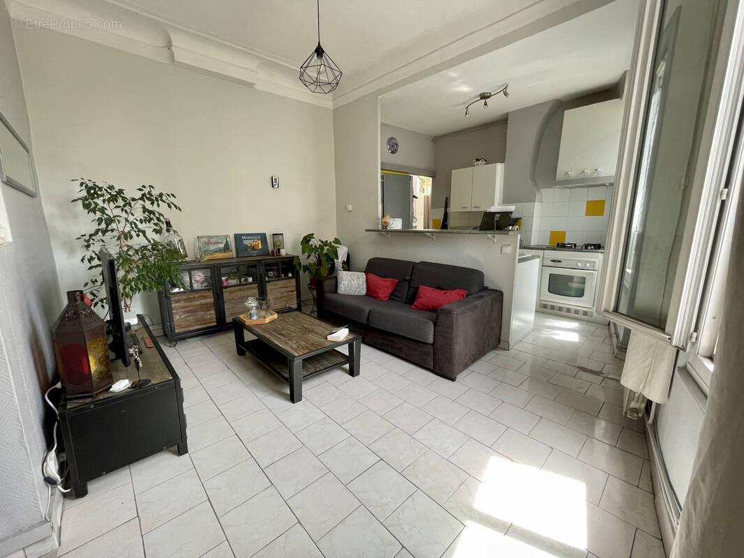 Appartement à MARSEILLE-6E