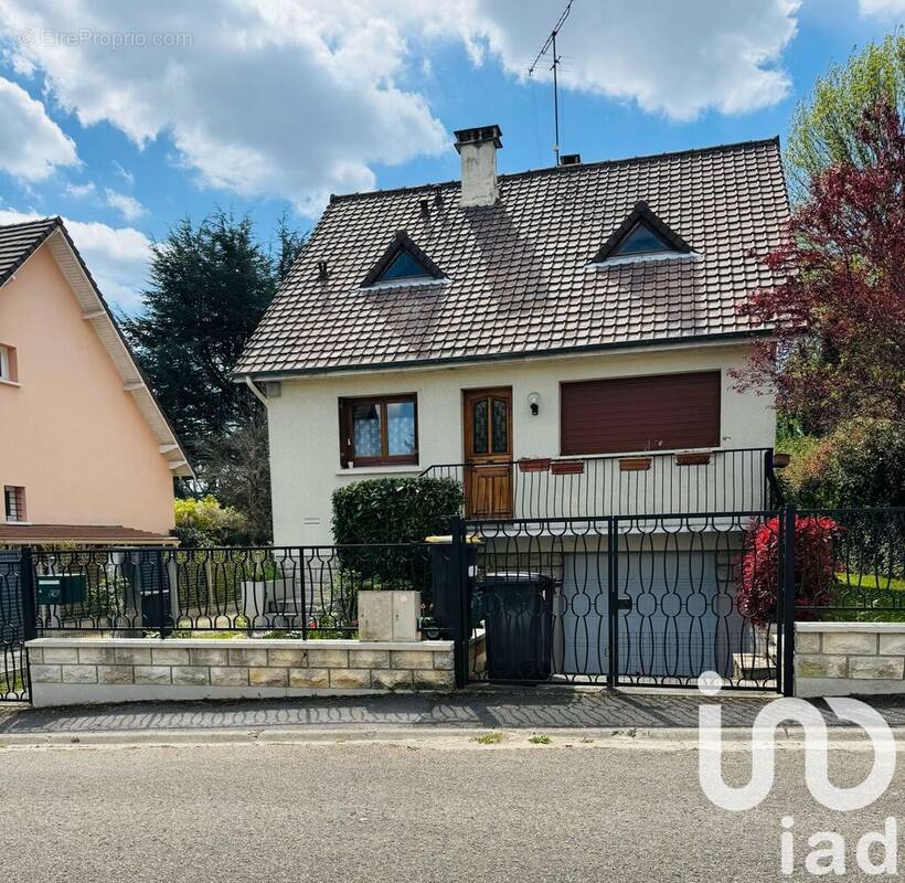 Photo 1 - Maison à VILLIERS-SUR-ORGE