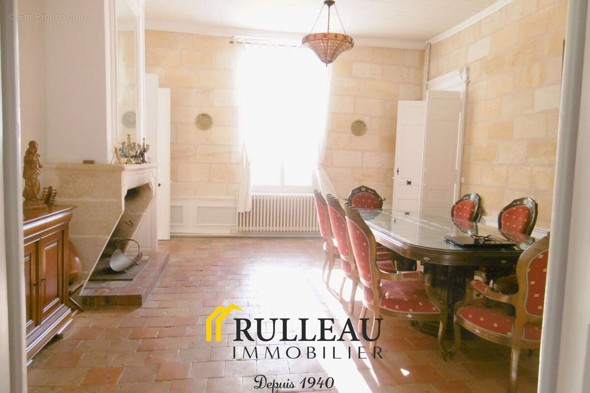 Maison à AMBARES-ET-LAGRAVE