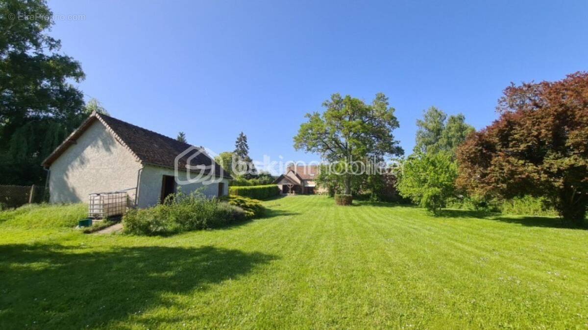 Maison à VILLENEUVE-L&#039;ARCHEVEQUE