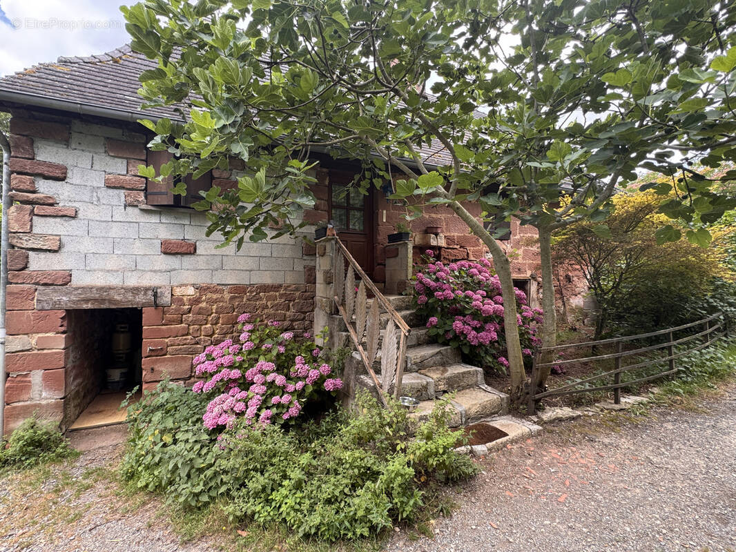 Maison à LOUIGNAC