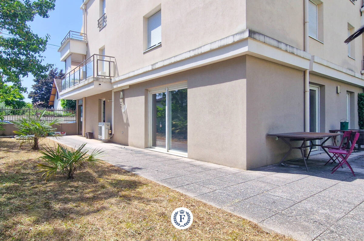 Appartement à DECINES-CHARPIEU