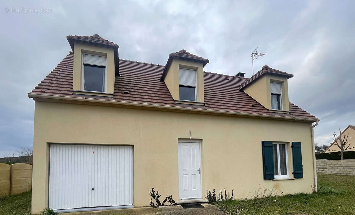 Maison à ETAMPES