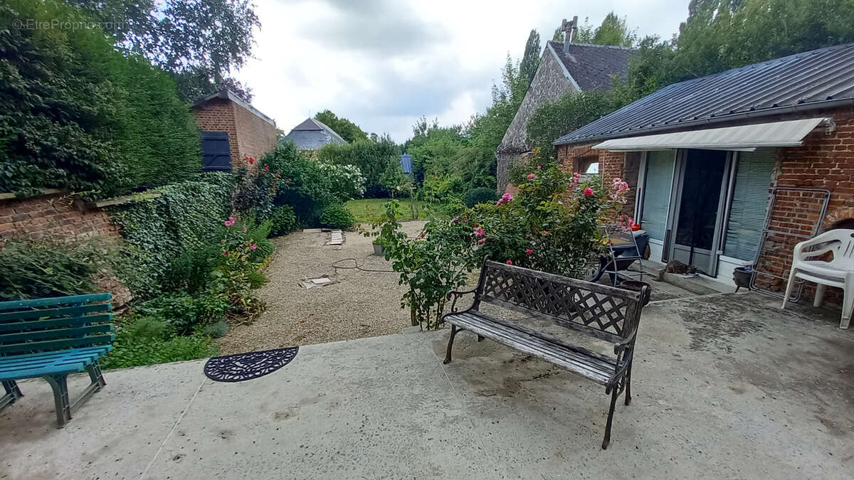 Appartement à ETREAUPONT