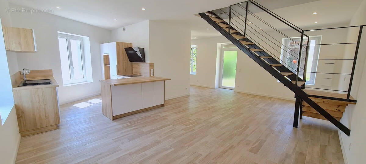 Maison à JONAGE