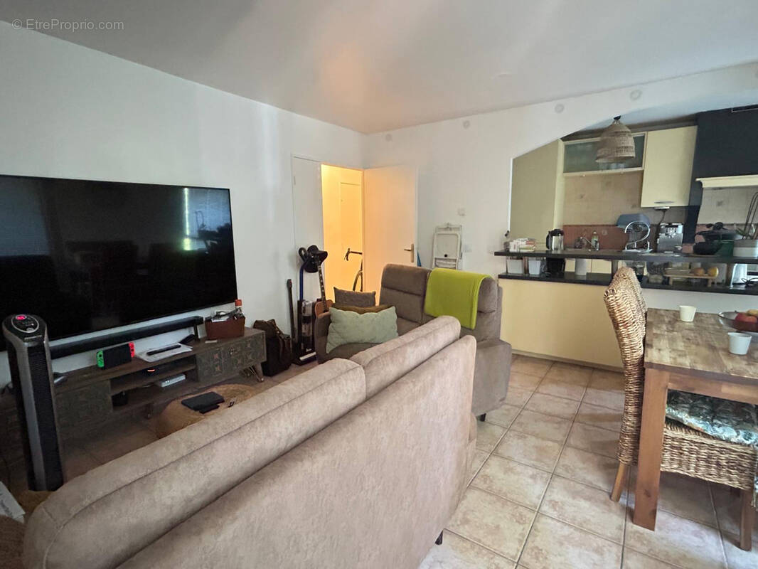 Appartement à SAINTE-GENEVIEVE-DES-BOIS