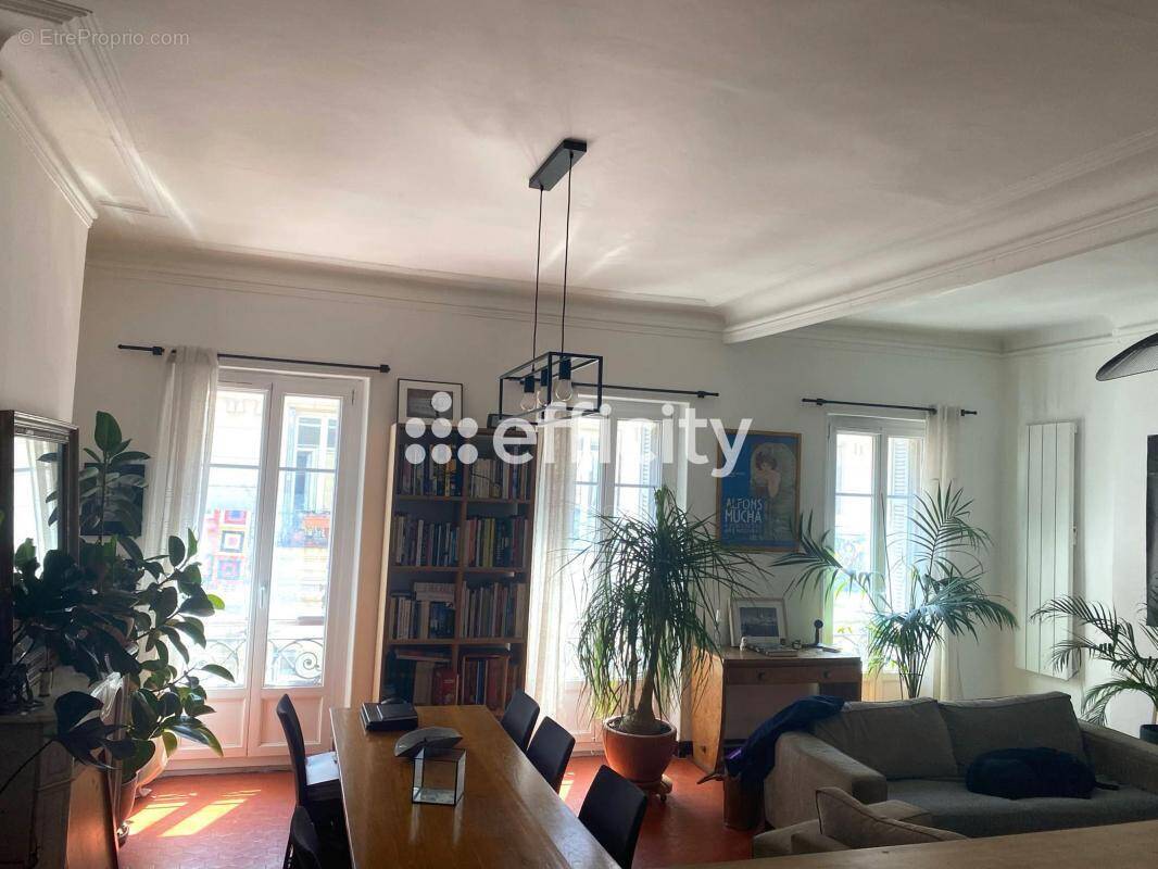 Appartement à MARSEILLE-6E