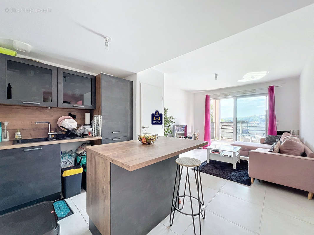 Appartement à ROQUEBRUNE-SUR-ARGENS