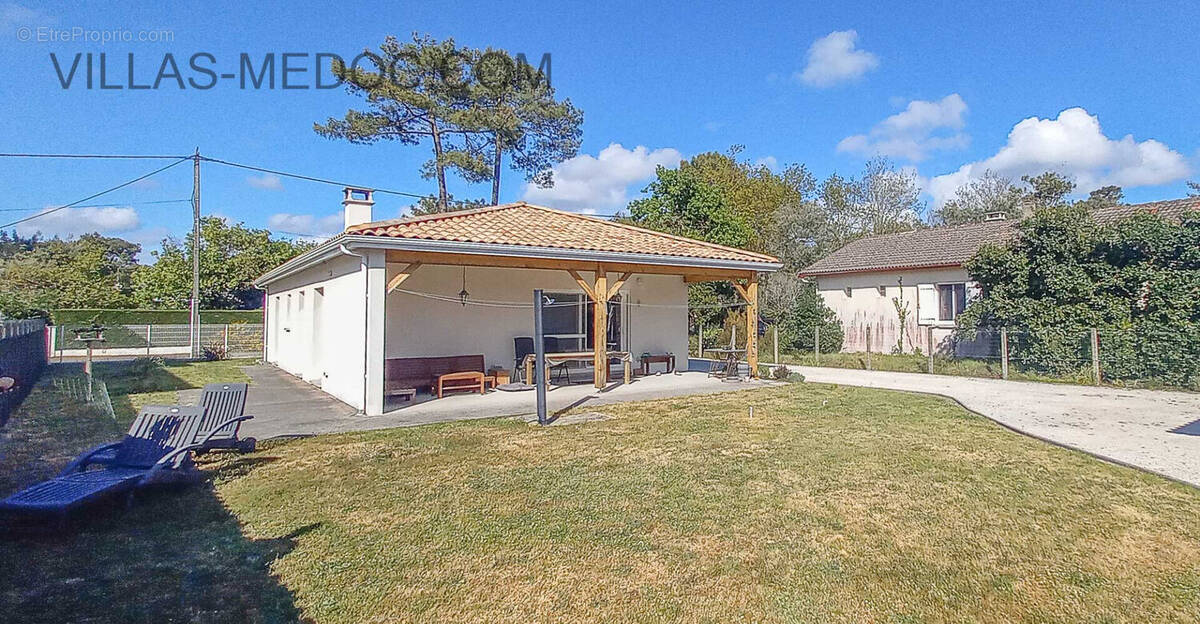 Maison à VENDAYS-MONTALIVET
