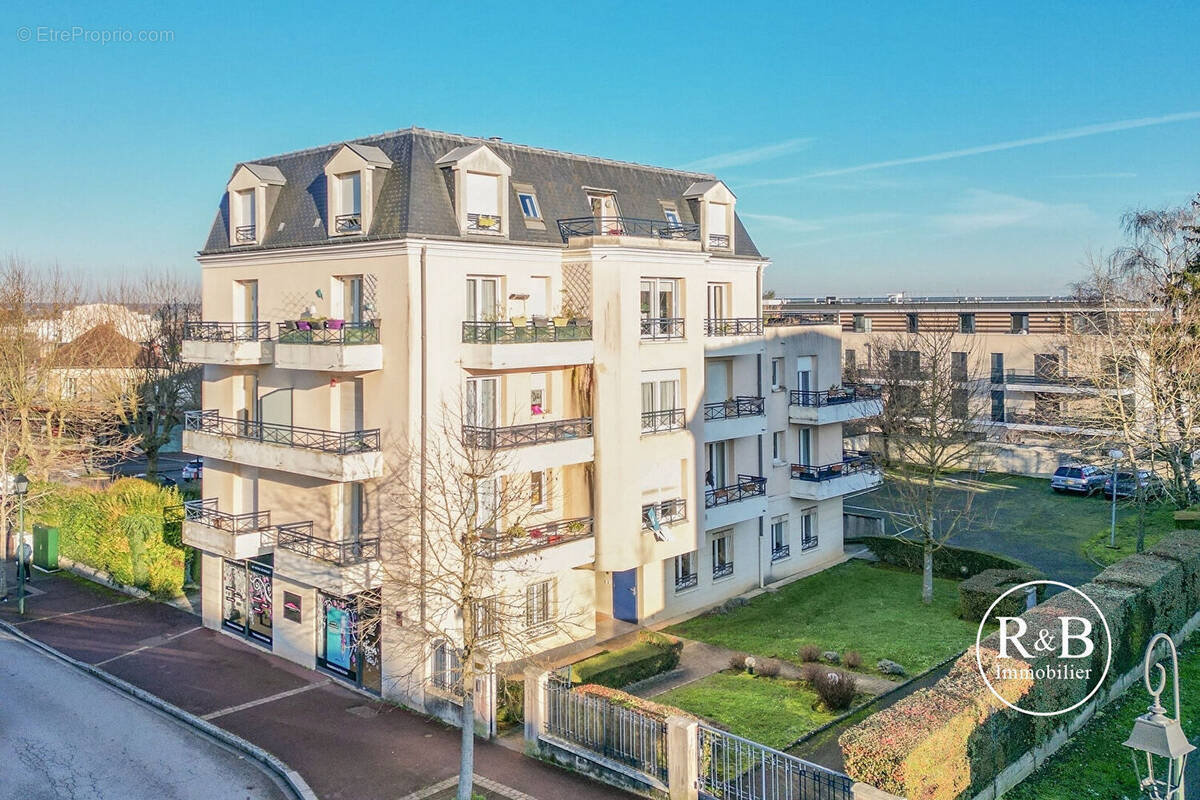 Appartement à LES CLAYES-SOUS-BOIS