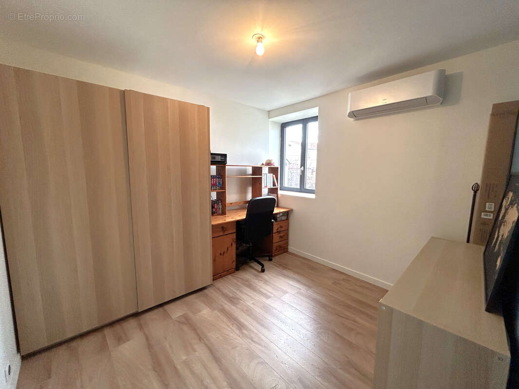 Appartement à GREZIEU-LA-VARENNE
