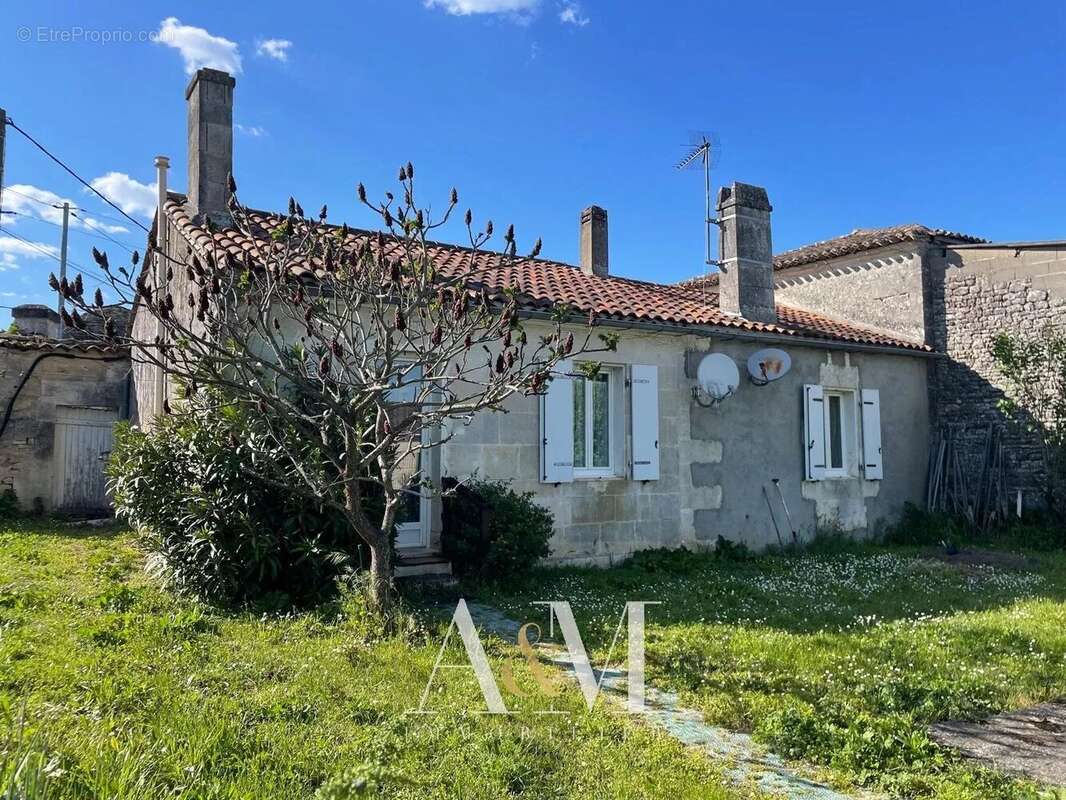 Maison à SAINT-SATURNIN