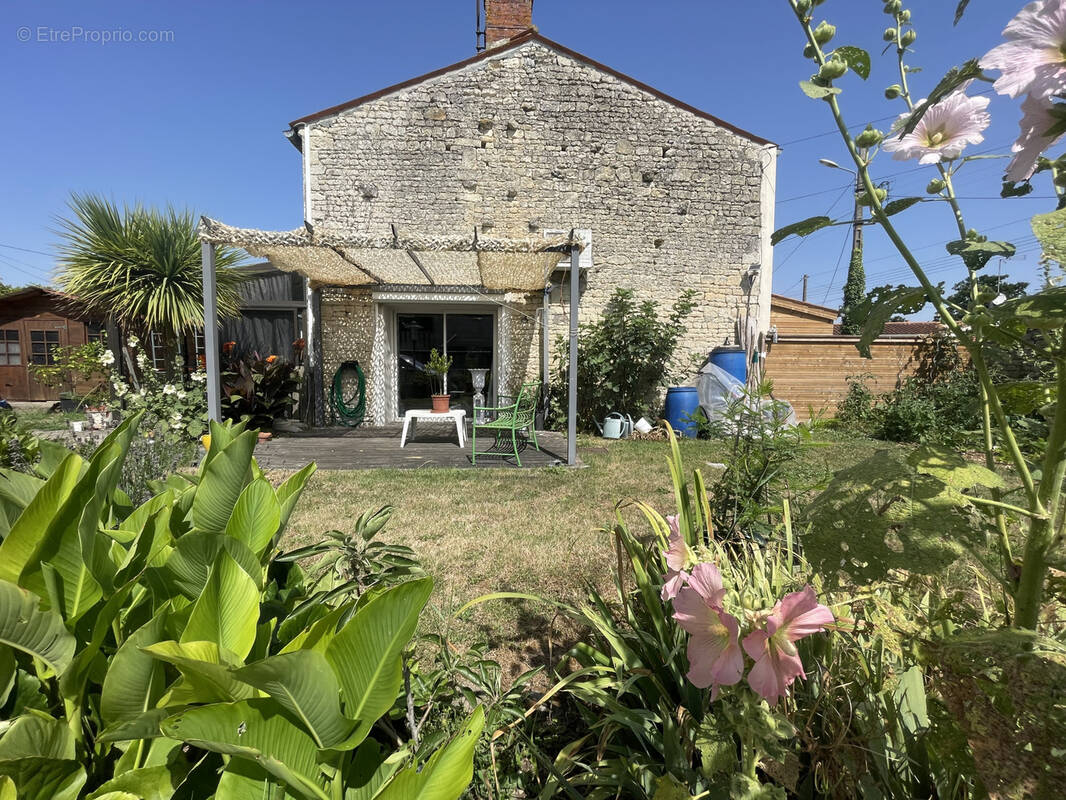 Maison à AIGREFEUILLE-D&#039;AUNIS