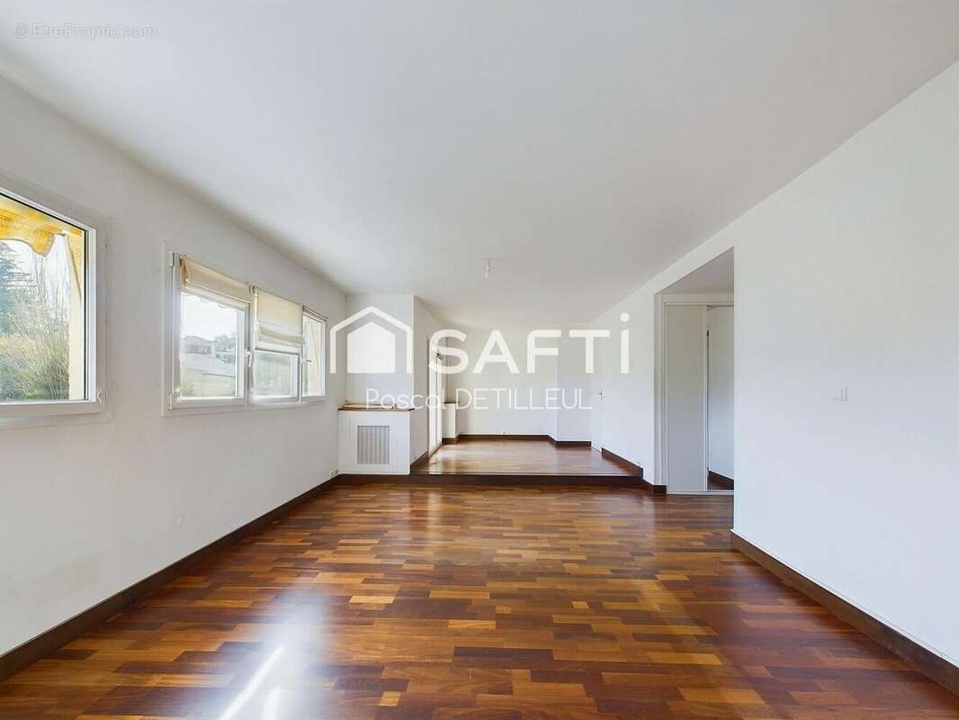 Photo 4 - Appartement à LA CELLE-SAINT-CLOUD