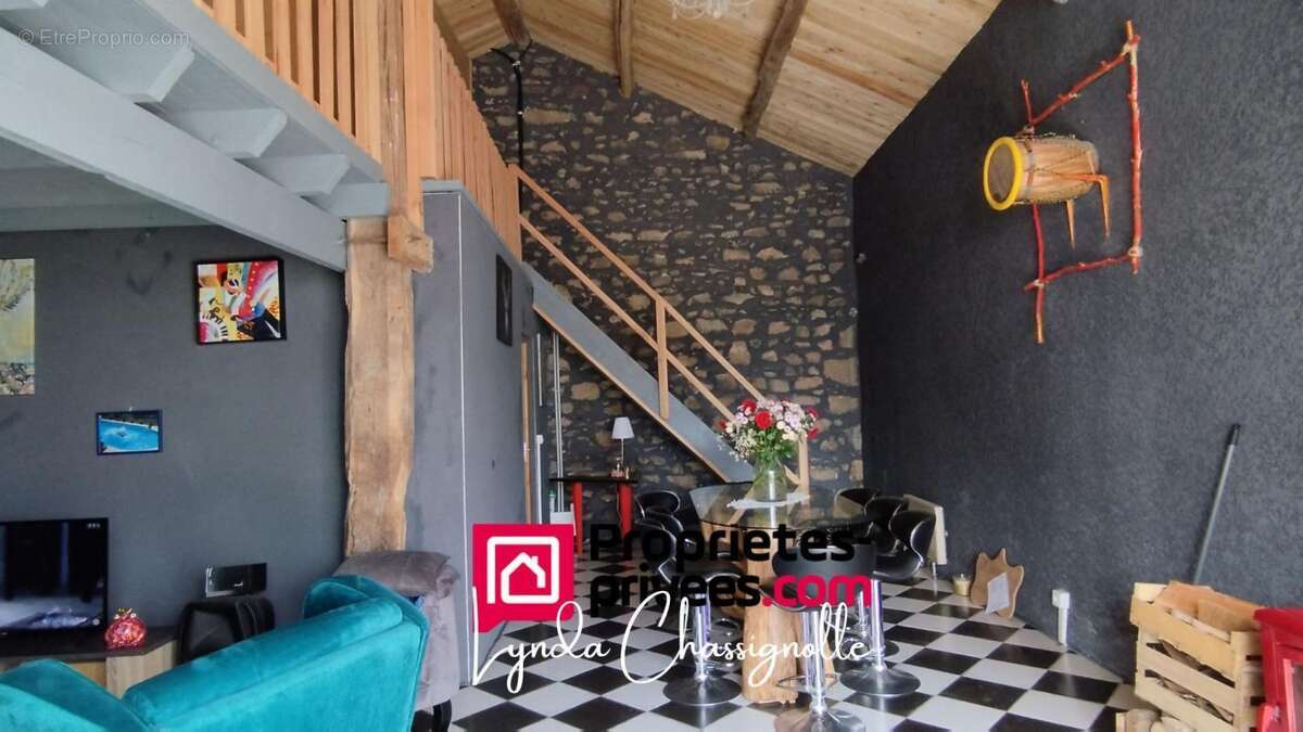 Maison à AMBIERLE