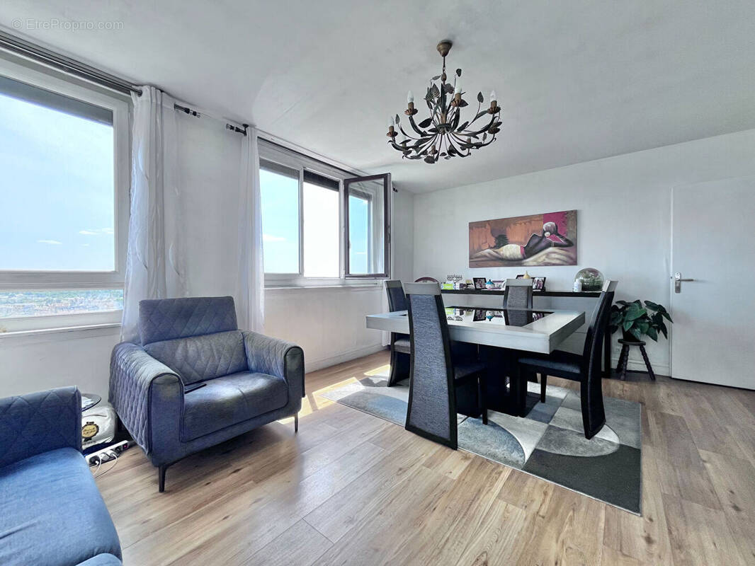 Appartement à FONTENAY-SOUS-BOIS