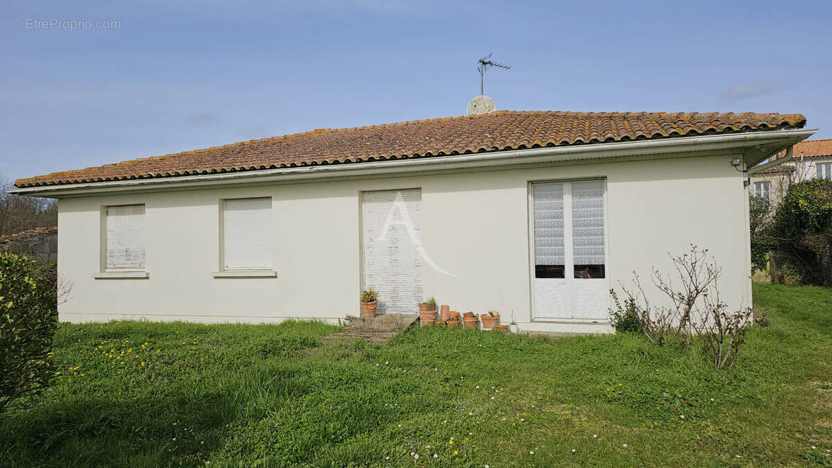 Maison à SAINT-NAZAIRE-SUR-CHARENTE