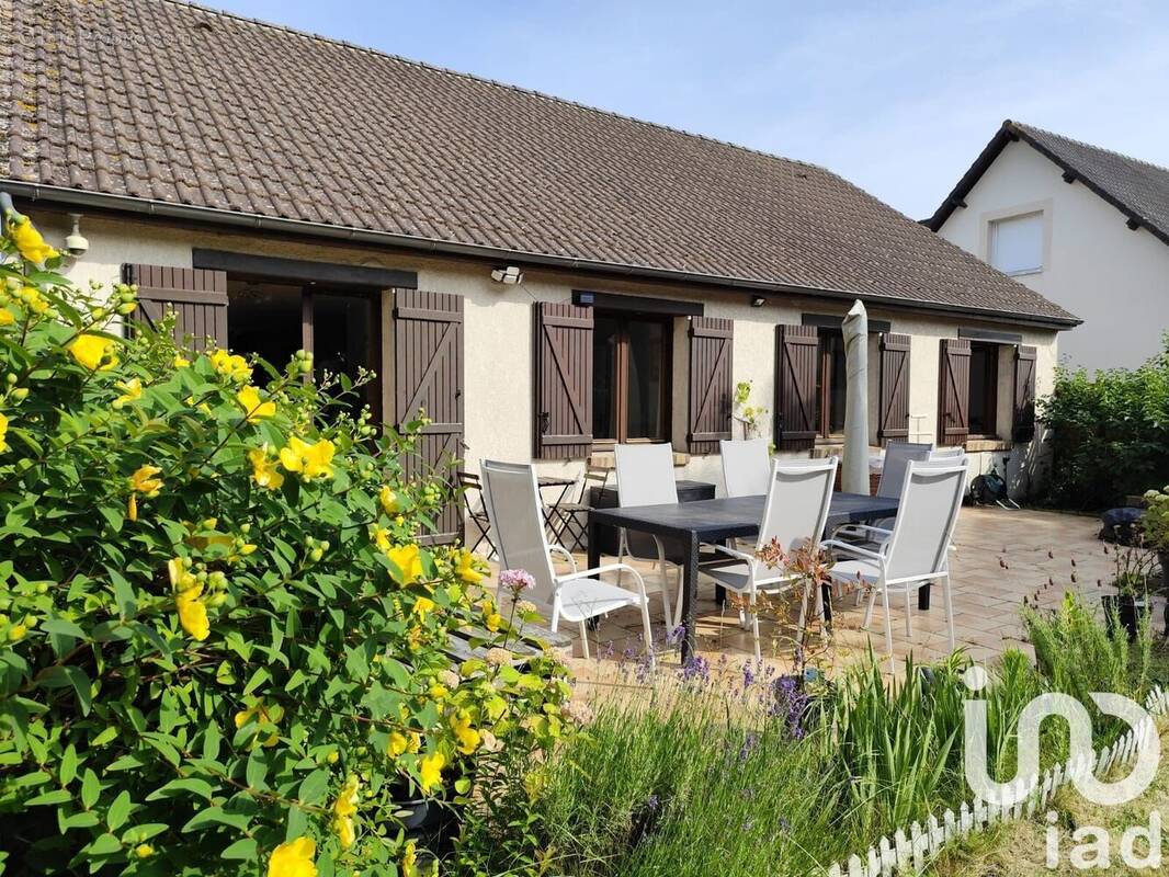 Photo 1 - Maison à PRUNAY-LE-GILLON