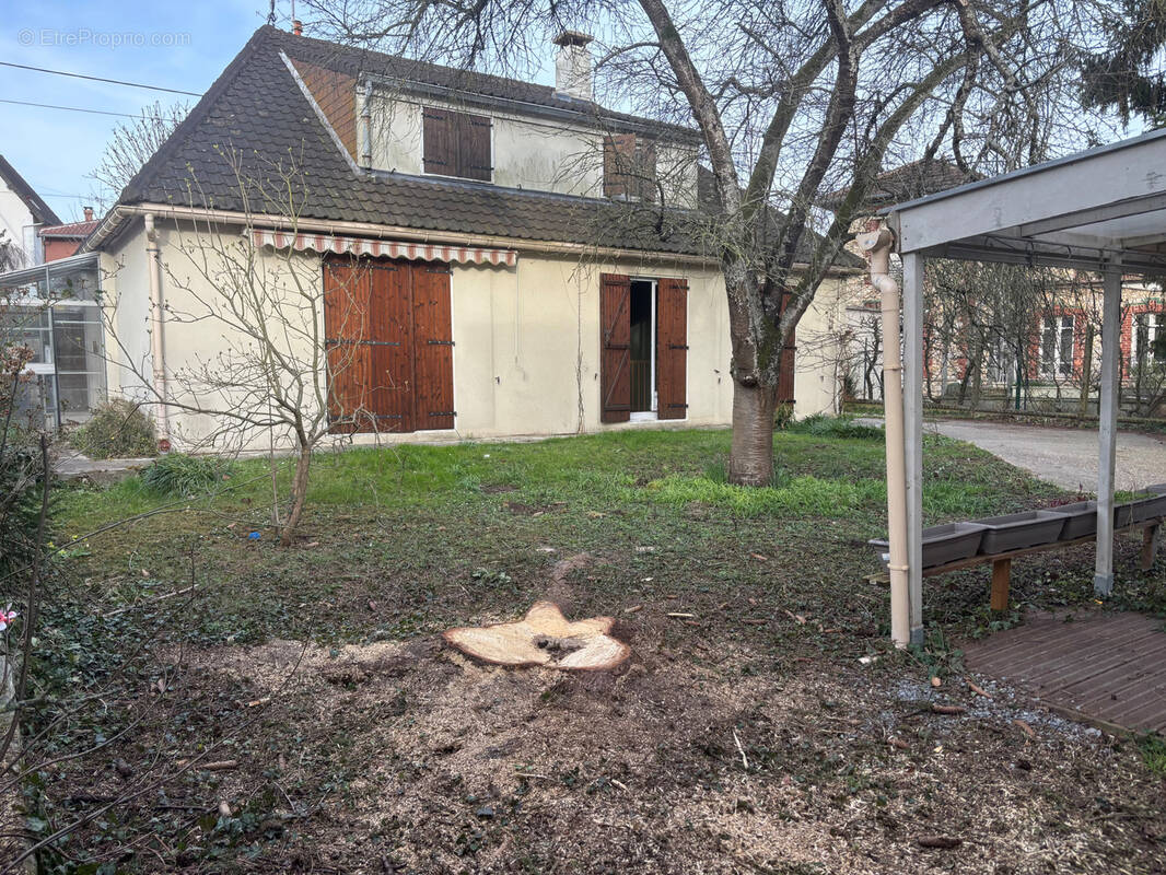 Maison à EZANVILLE