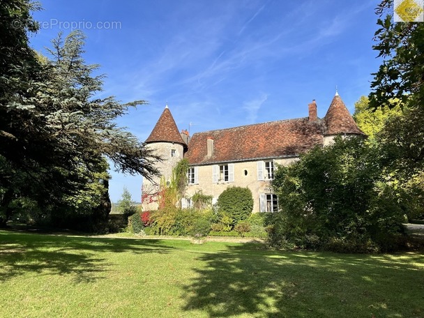 Maison à NEONS-SUR-CREUSE