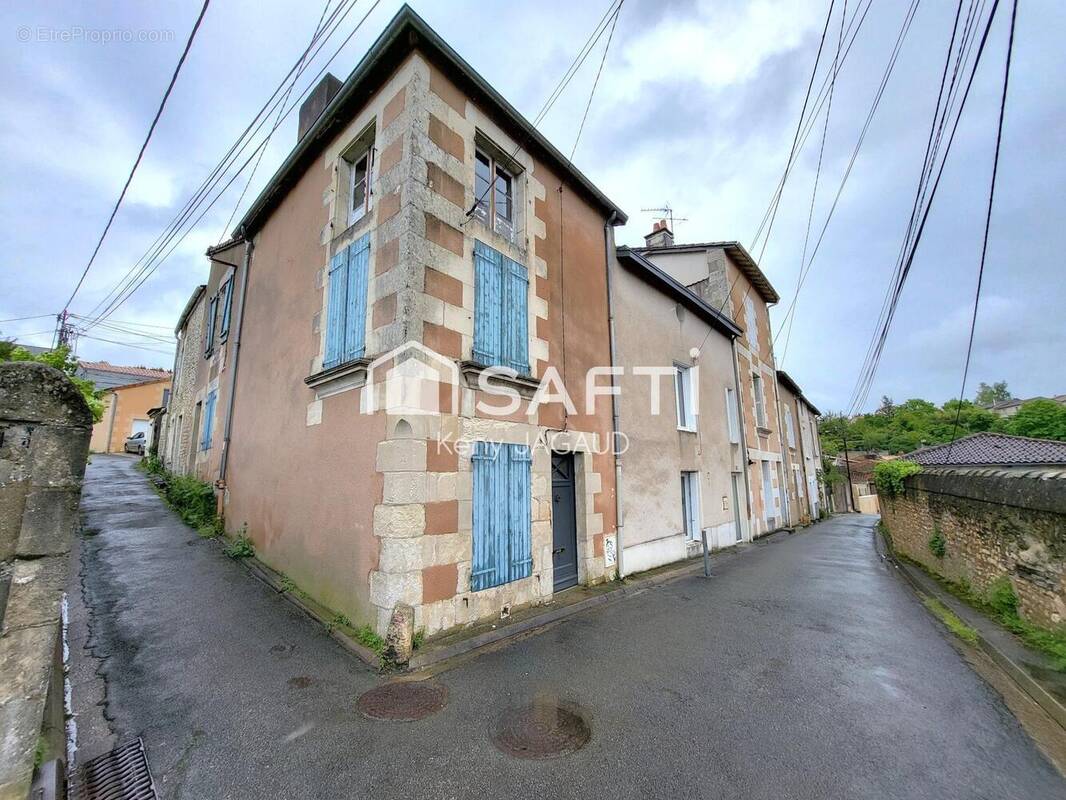 Photo 1 - Maison à POITIERS