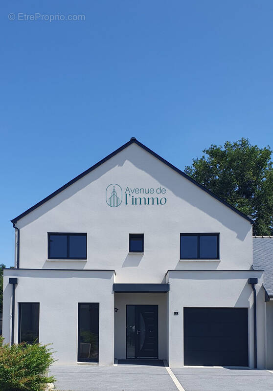 Façade avant  - Maison à MONTREUIL-JUIGNE