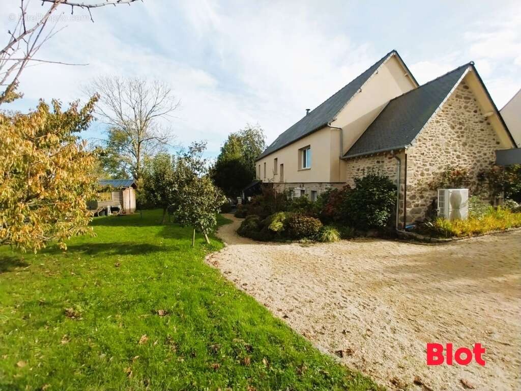 Maison à SAINT-JOUAN-DES-GUERETS