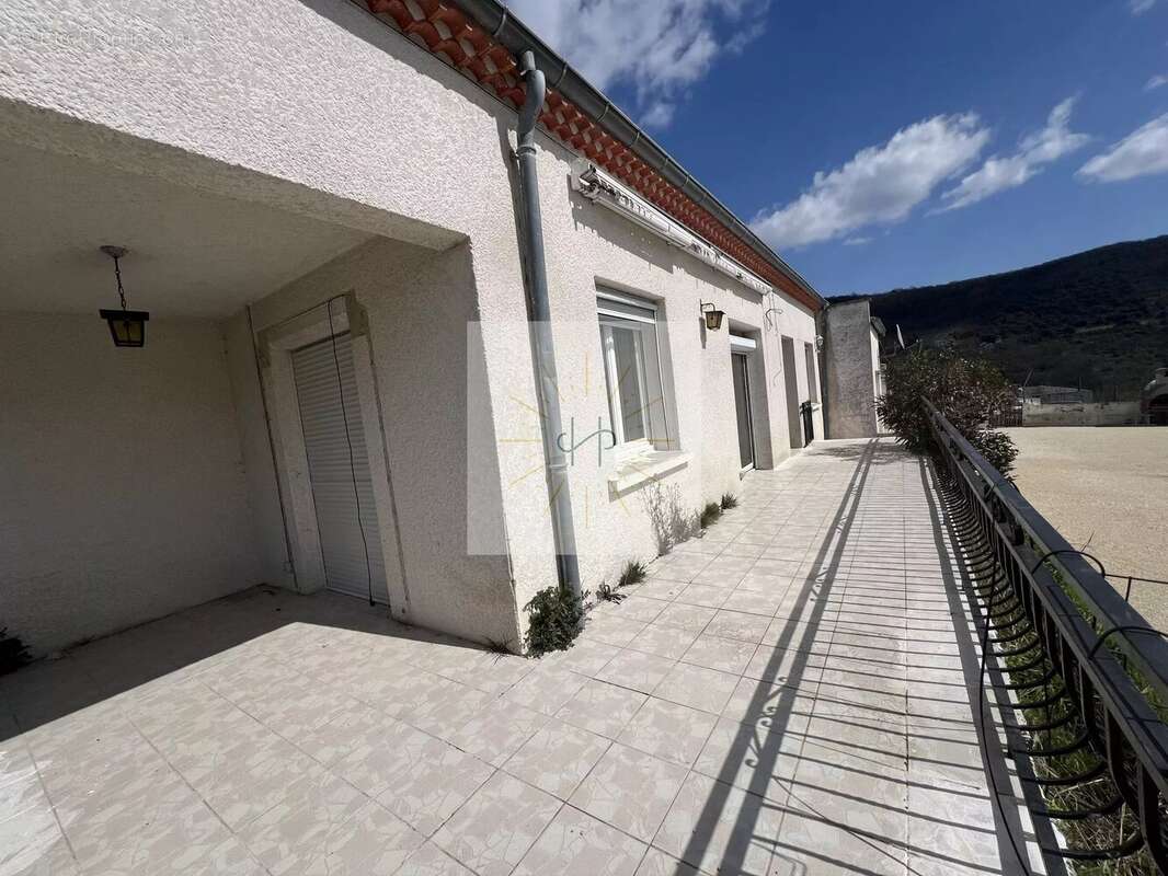 Maison à ALBA-LA-ROMAINE