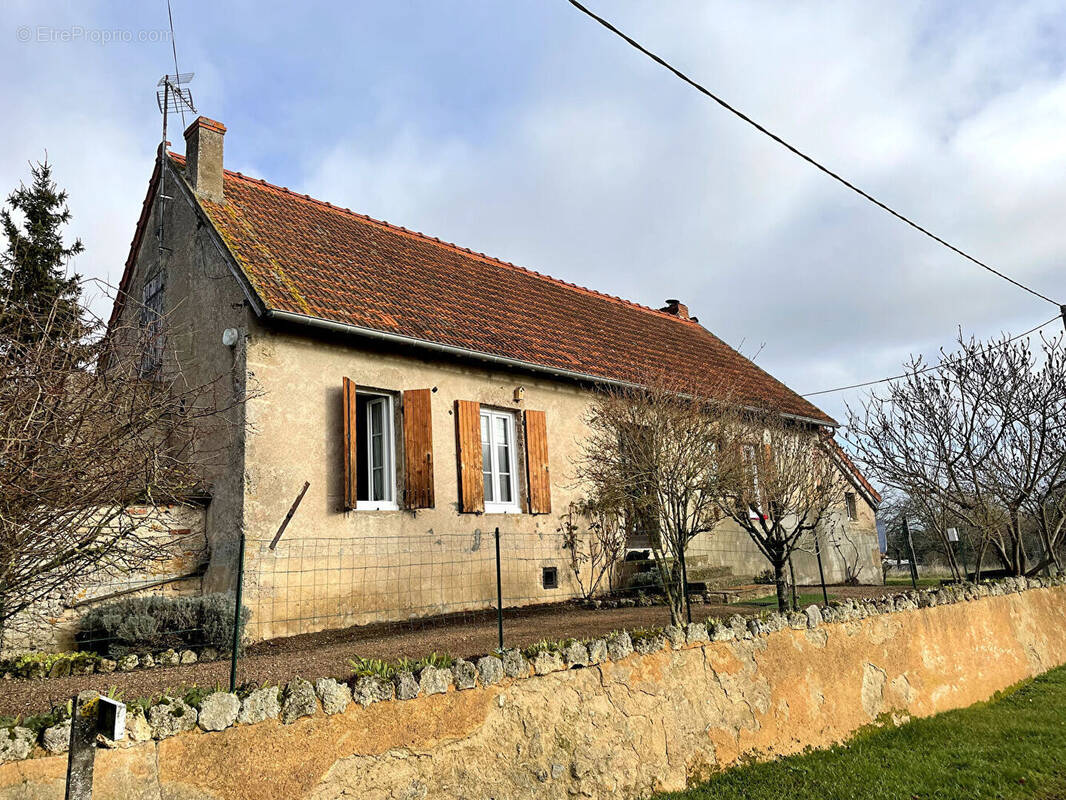 Maison à CHAVROCHES