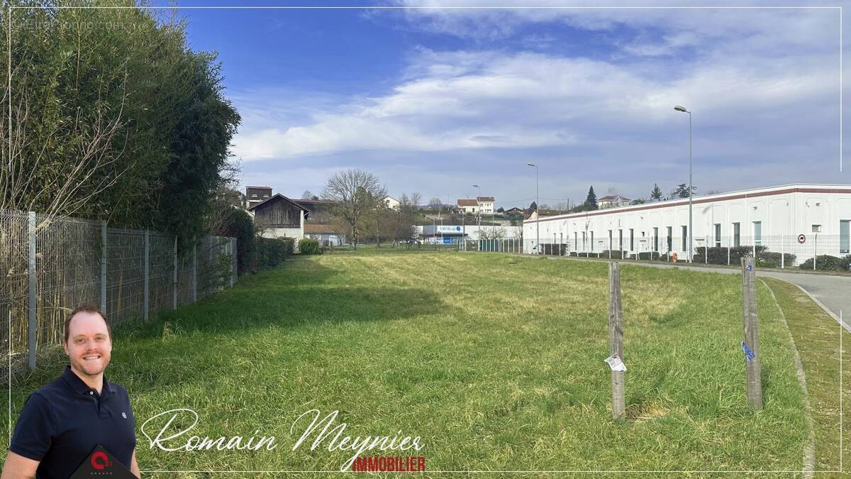 Terrain à SAINT-MARCELLIN