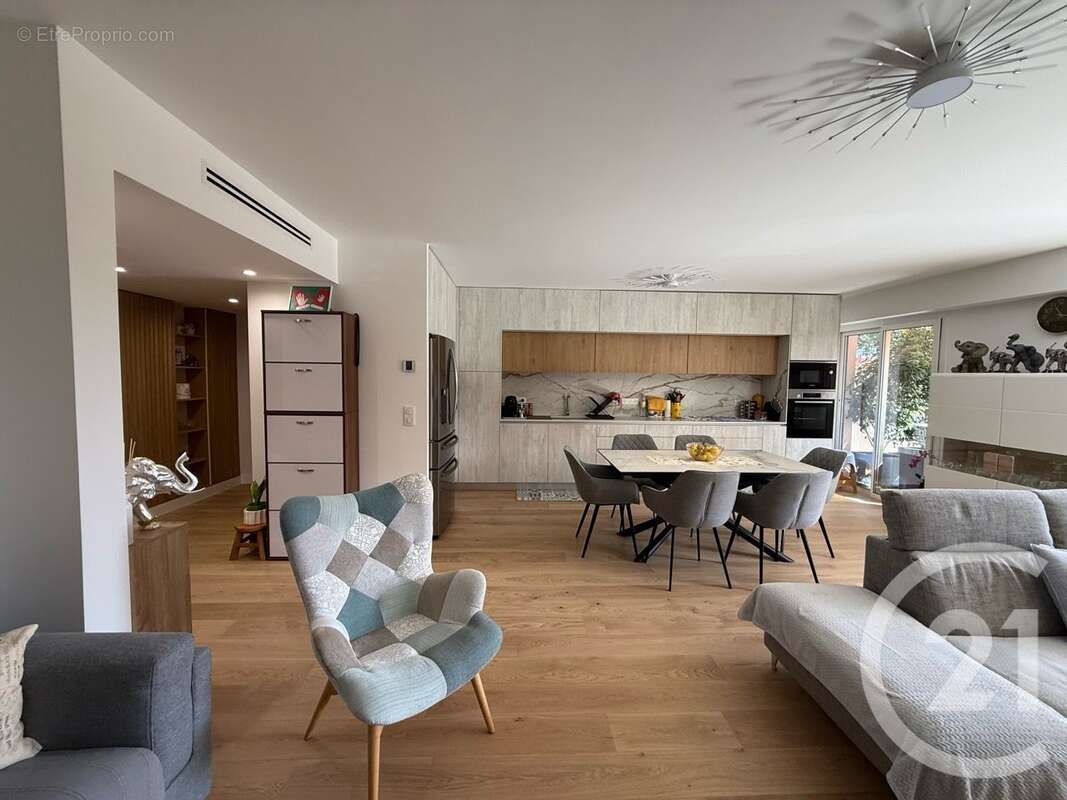 Appartement à ROQUEBRUNE-CAP-MARTIN