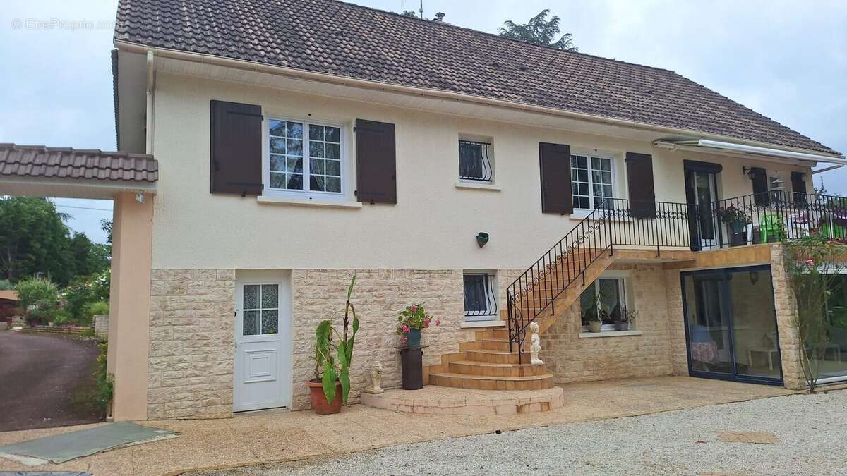 Maison à VOUNEUIL-SOUS-BIARD