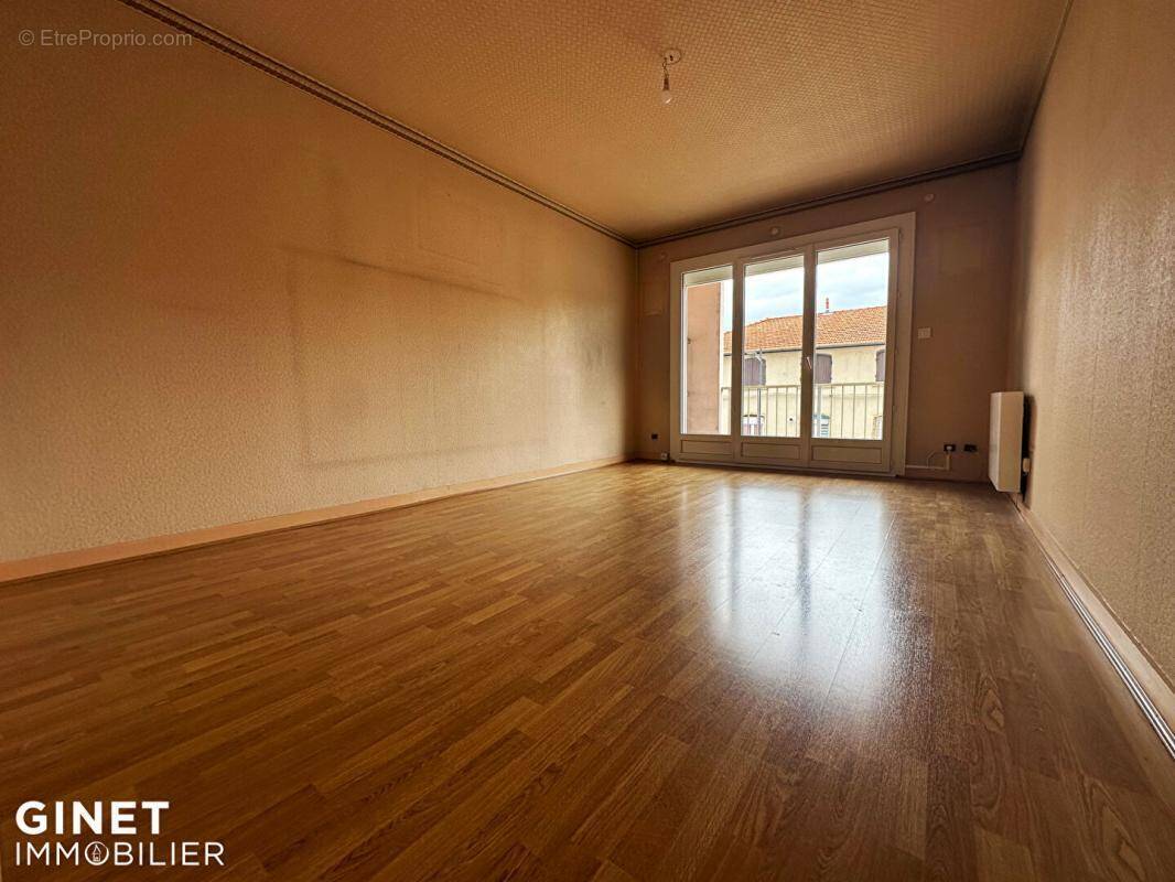 Appartement à LE COTEAU