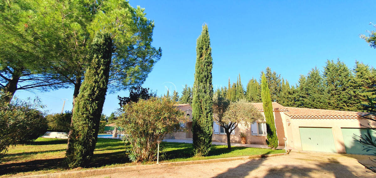 Maison à PERNES-LES-FONTAINES
