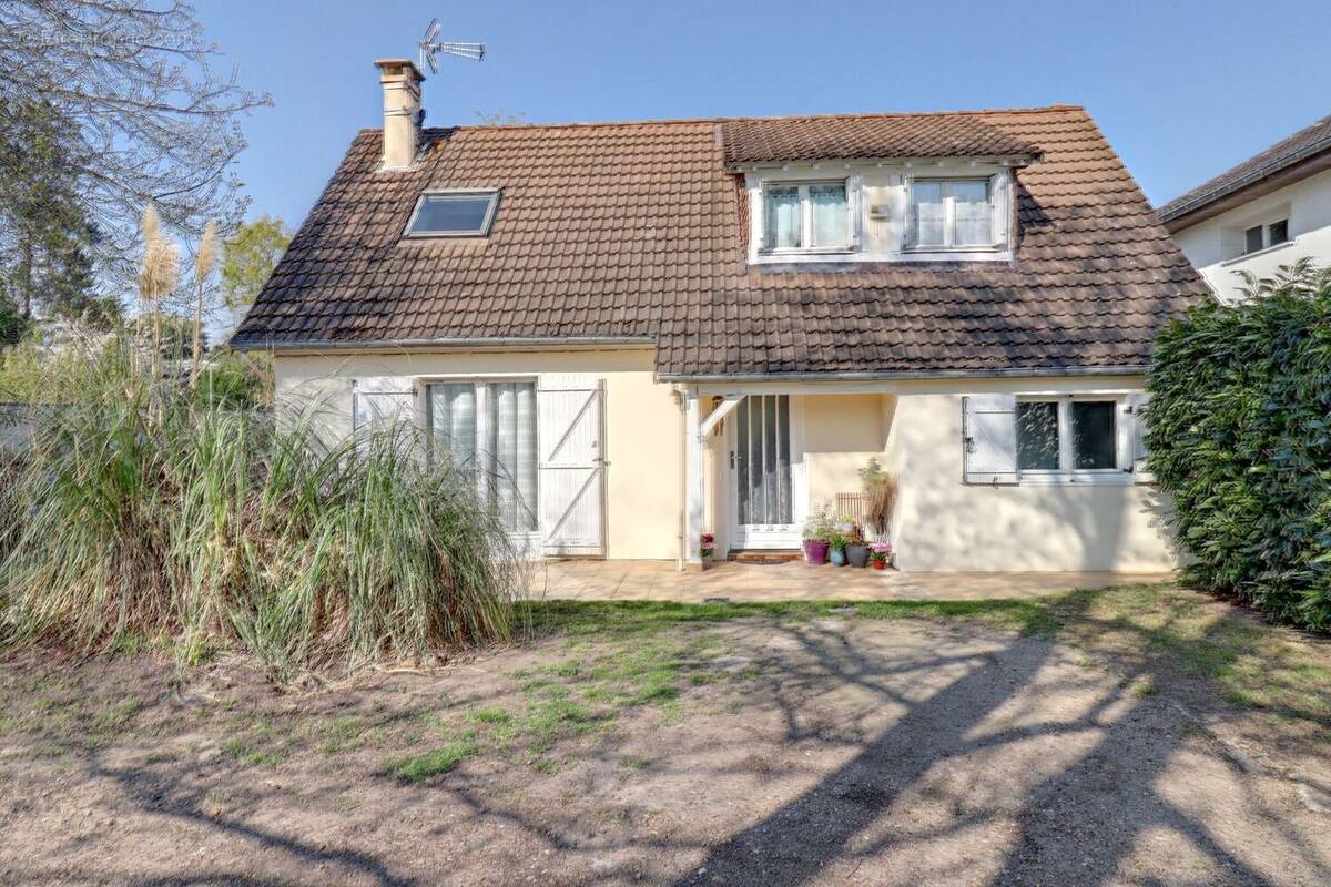 Maison à VERNEUIL-SUR-SEINE