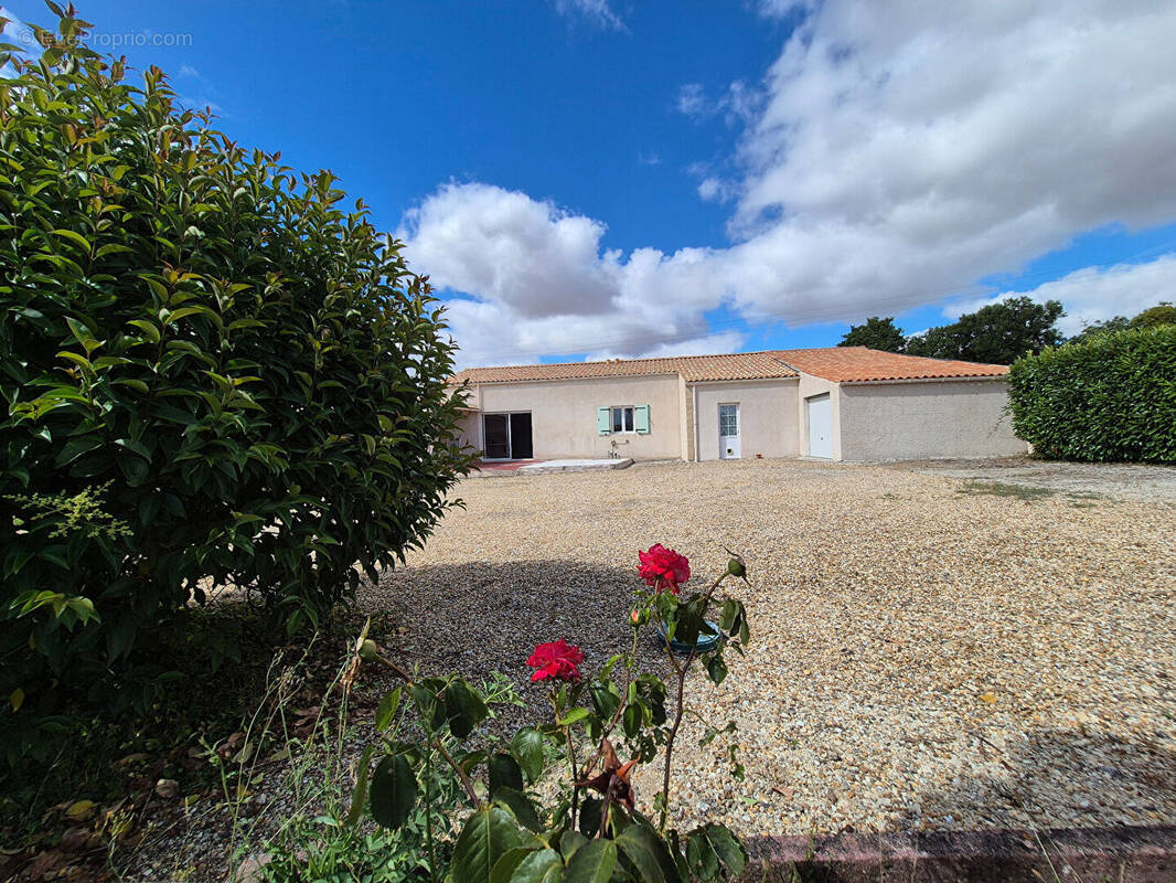 Maison à SAINT-JEAN-D&#039;ANGELY