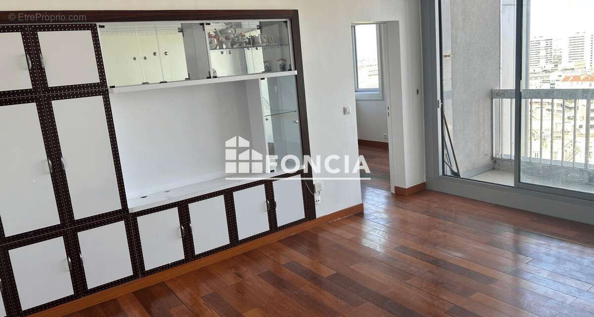 Appartement à PARIS-19E